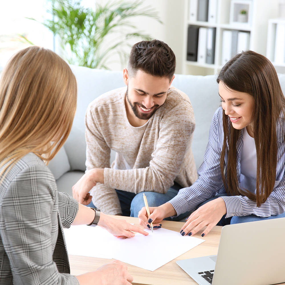 Emploi en administration immobilière.